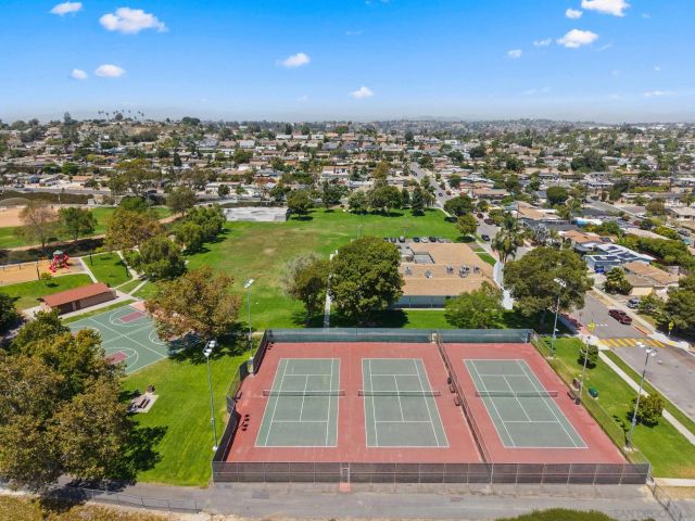 2787 Thunder Dr, Oceanside, CA 92056