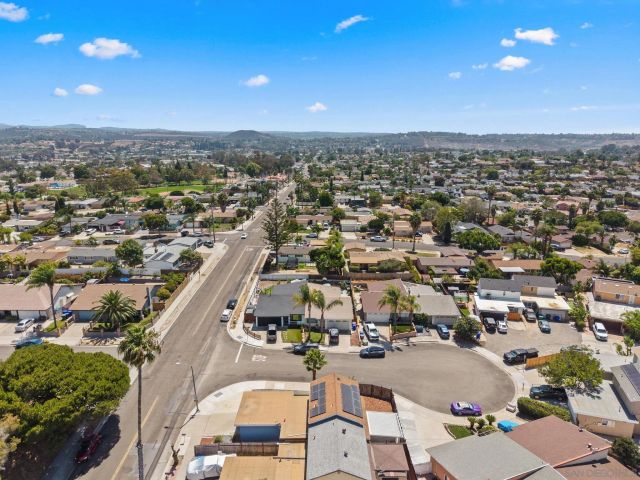 2787 Thunder Dr, Oceanside, CA 92056