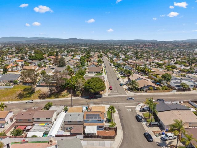 2787 Thunder Dr, Oceanside, CA 92056