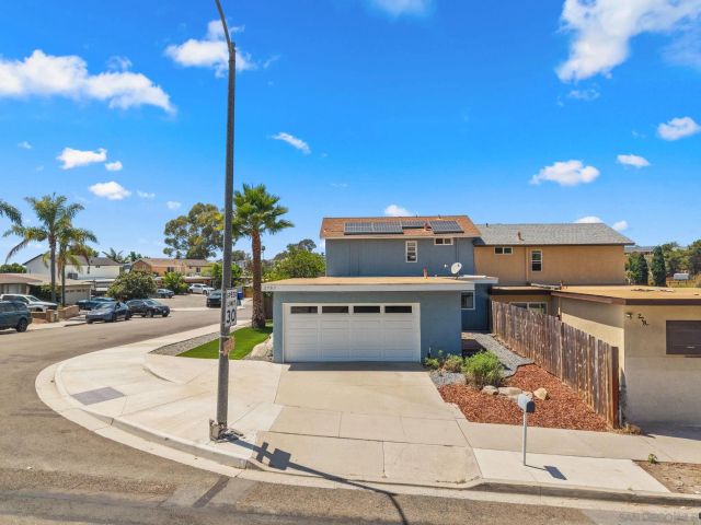 2787 Thunder Dr, Oceanside, CA 92056