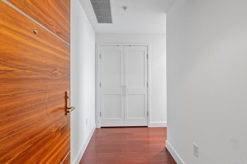 Image 11 of property listing at 700 W E Street 801, San Diego, CA 92101