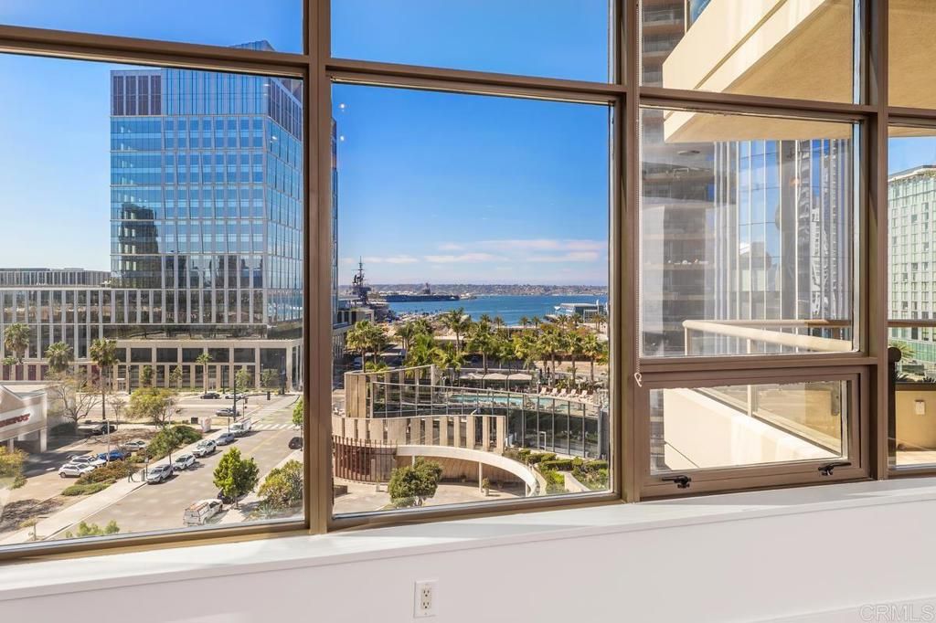 Image 18 of property listing at 700 W E Street 801, San Diego, CA 92101