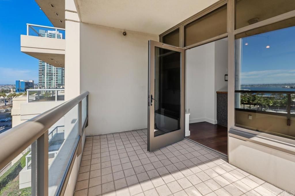 Image 20 of property listing at 700 W E Street 801, San Diego, CA 92101