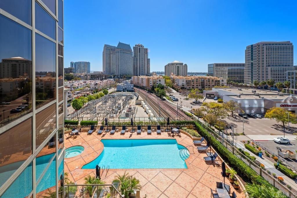 Image 21 of property listing at 700 W E Street 801, San Diego, CA 92101