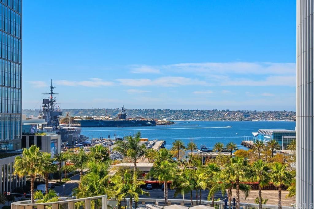 Image 23 of property listing at 700 W E Street 801, San Diego, CA 92101