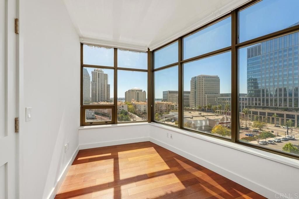 Image 24 of property listing at 700 W E Street 801, San Diego, CA 92101