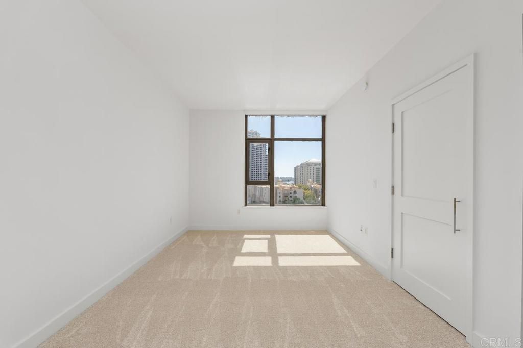 Image 27 of property listing at 700 W E Street 801, San Diego, CA 92101