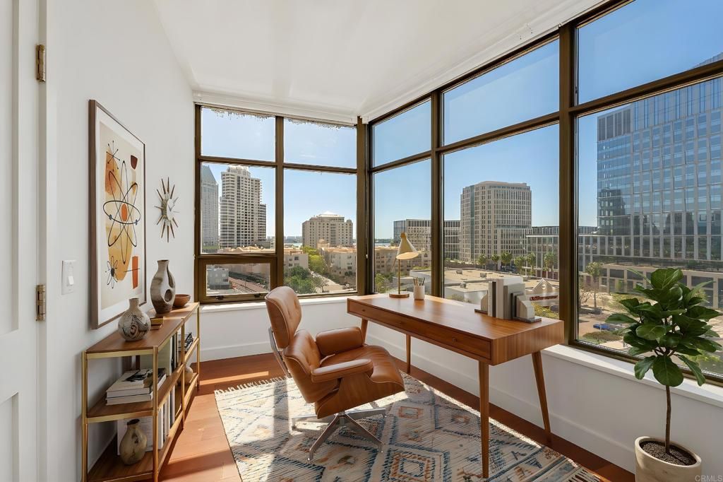 Image 3 of property listing at 700 W E Street 801, San Diego, CA 92101