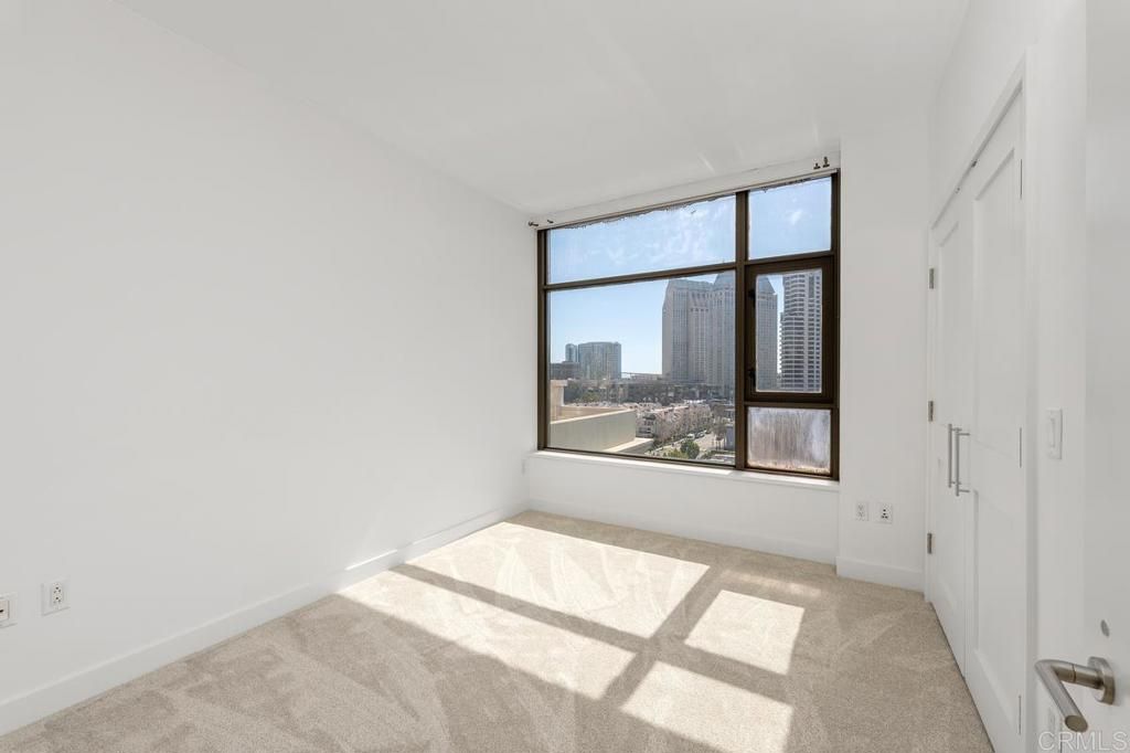 Image 33 of property listing at 700 W E Street 801, San Diego, CA 92101