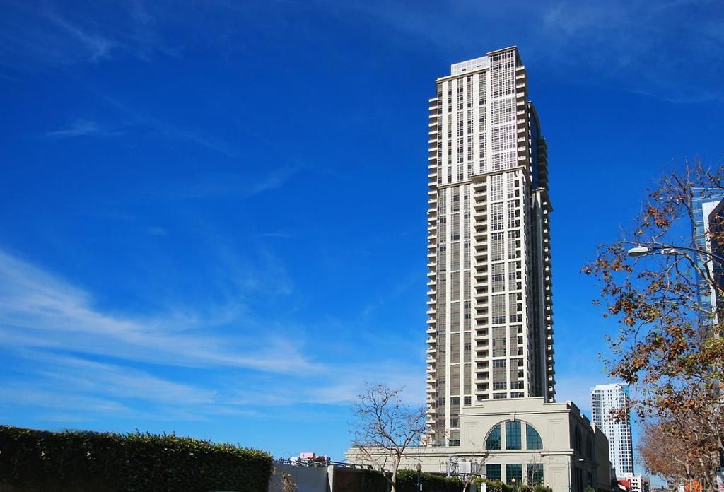 Image 35 of property listing at 700 W E Street 801, San Diego, CA 92101
