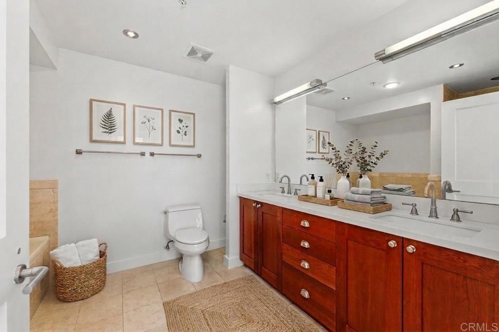 Image 6 of property listing at 700 W E Street 801, San Diego, CA 92101