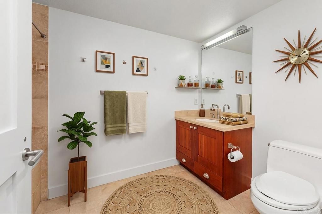 Image 9 of property listing at 700 W E Street 801, San Diego, CA 92101