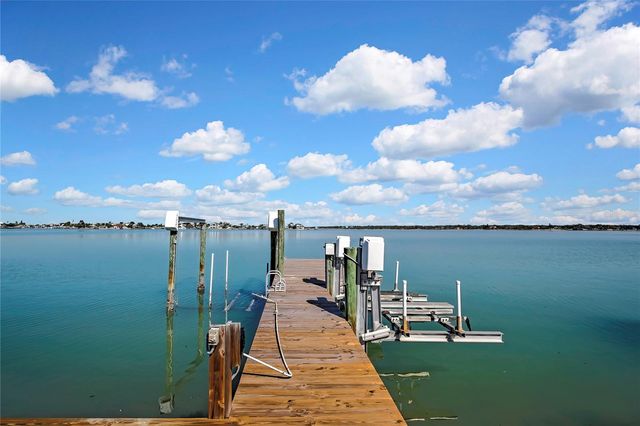 21 PARADISE LANE, Treasure Island, FL 33706