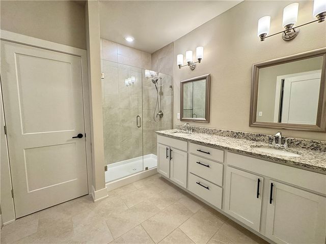 811 NE Heights Lane, Bentonville, AR 72712