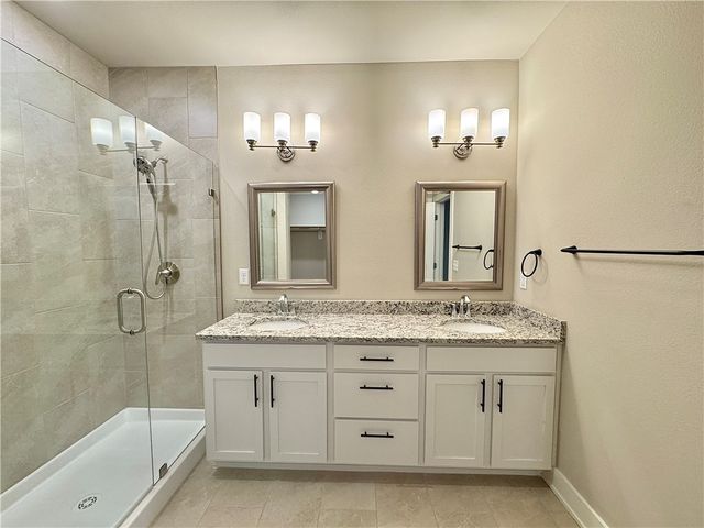 811 NE Heights Lane, Bentonville, AR 72712