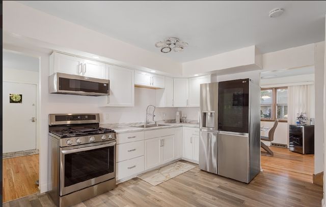 16811 Wausau Avenue, South Holland, IL 60473