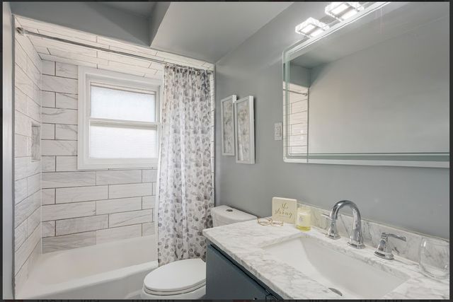 16811 Wausau Avenue, South Holland, IL 60473