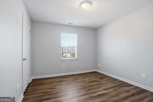 32 Bay Cove Drive, Stockbridge, GA 30281