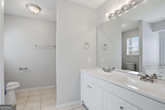 32 Bay Cove Drive, Stockbridge, GA 30281