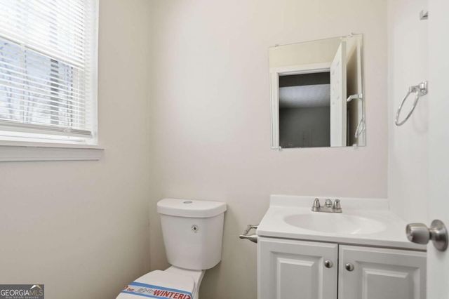 32 Bay Cove Drive, Stockbridge, GA 30281