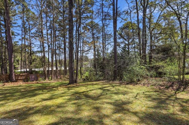 32 Bay Cove Drive, Stockbridge, GA 30281
