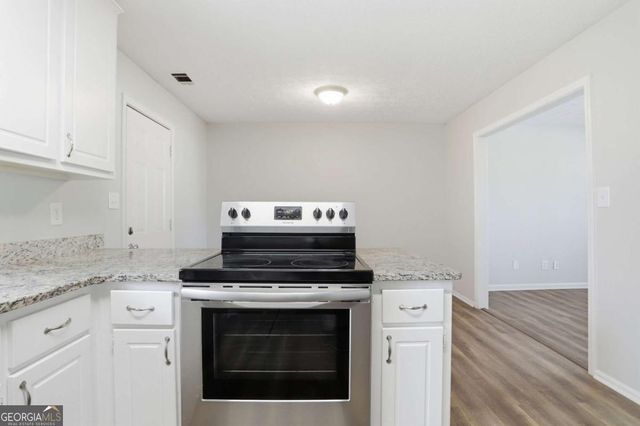 32 Bay Cove Drive, Stockbridge, GA 30281