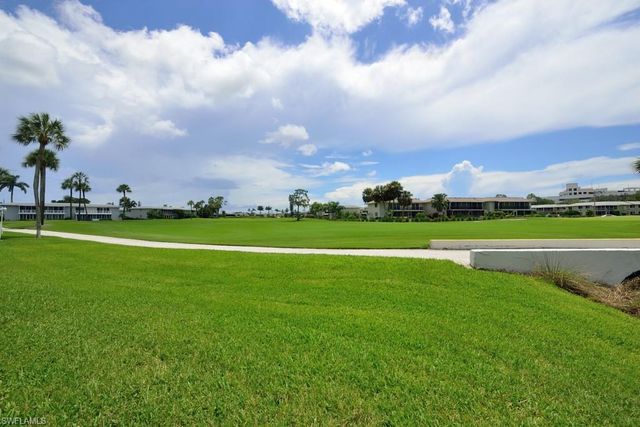 124 Penny LN 778, Naples, FL 34112