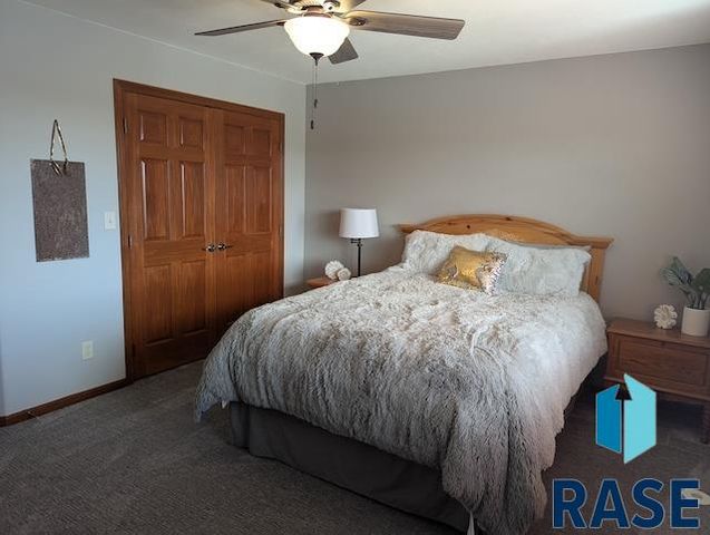 8128 S Grass Creek Dr Drive, Sioux Falls, SD 57108