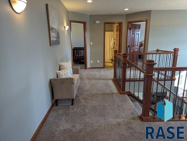 8128 S Grass Creek Dr Drive, Sioux Falls, SD 57108