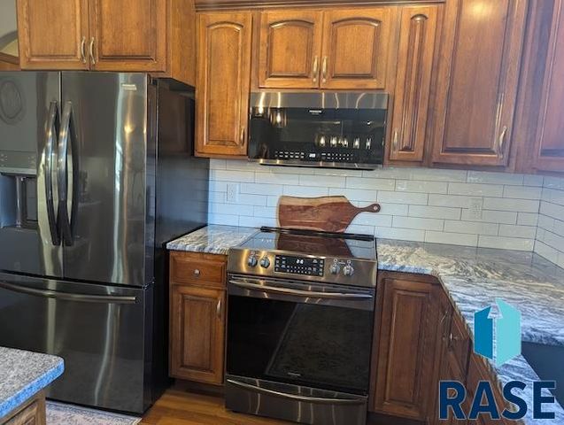 8128 S Grass Creek Dr Drive, Sioux Falls, SD 57108