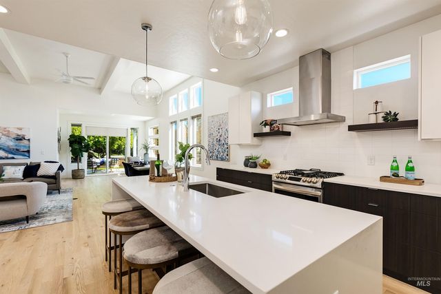 1425 E Jade Creek St, Eagle, ID 83616