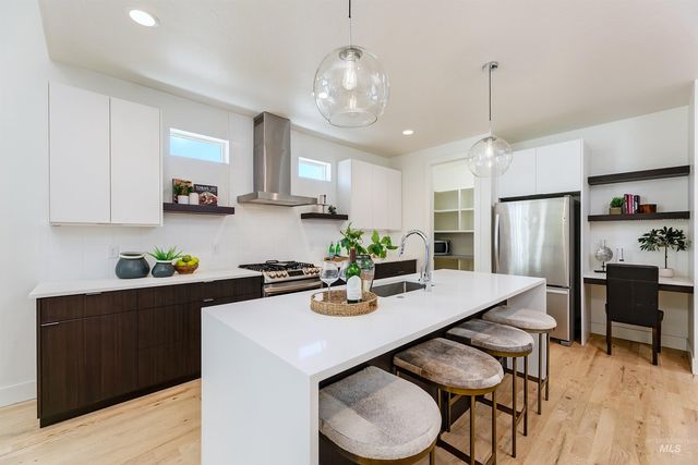 1425 E Jade Creek St, Eagle, ID 83616