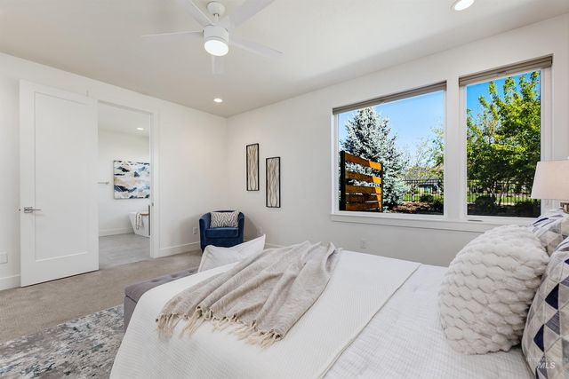 1425 E Jade Creek St, Eagle, ID 83616