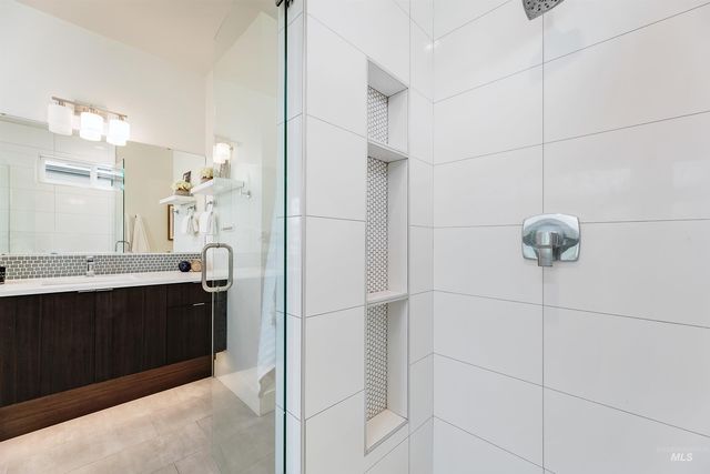 1425 E Jade Creek St, Eagle, ID 83616