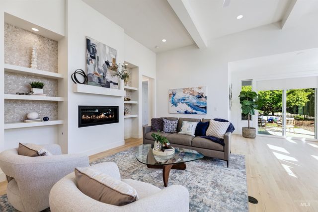 1425 E Jade Creek St, Eagle, ID 83616