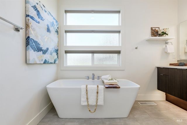 1425 E Jade Creek St, Eagle, ID 83616