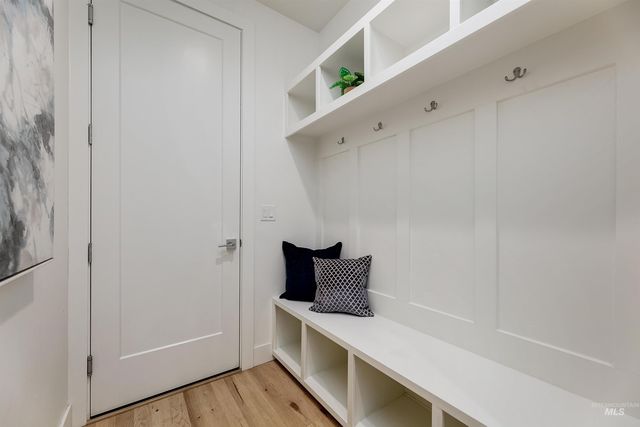 1425 E Jade Creek St, Eagle, ID 83616