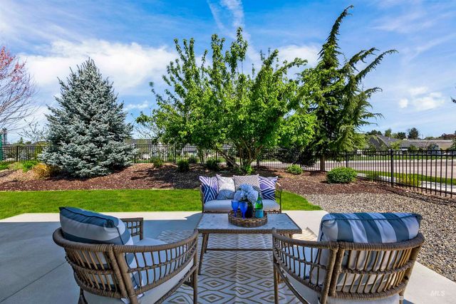 1425 E Jade Creek St, Eagle, ID 83616