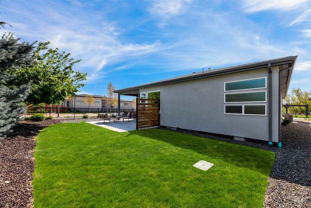 1425 E Jade Creek St, Eagle, ID 83616