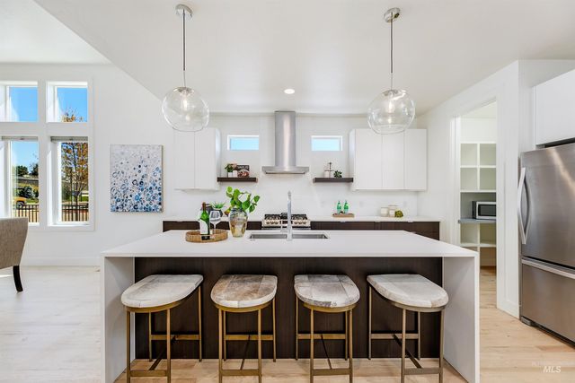 1425 E Jade Creek St, Eagle, ID 83616