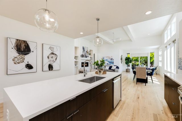 1425 E Jade Creek St, Eagle, ID 83616