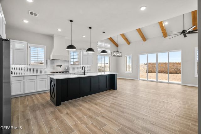 14501 BURWOOD Circle, Horizon City, TX 79928