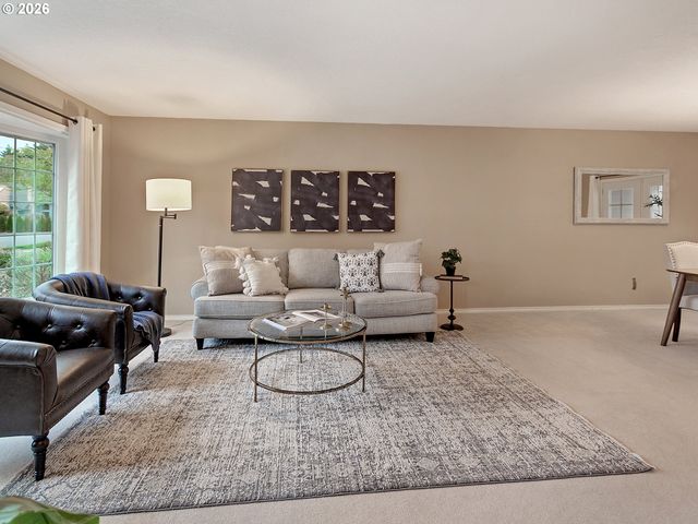 6106 CHURCHILL DOWNS Dr, West Linn, OR 97068