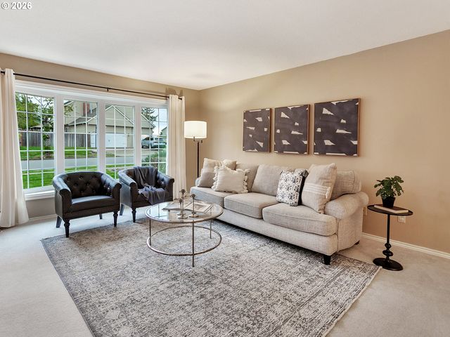 6106 CHURCHILL DOWNS Dr, West Linn, OR 97068