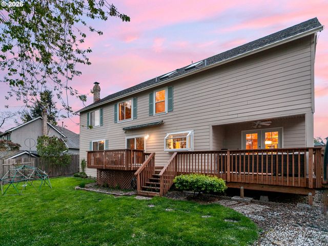 6106 CHURCHILL DOWNS Dr, West Linn, OR 97068