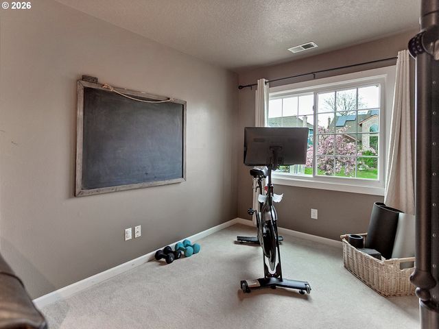 6106 CHURCHILL DOWNS Dr, West Linn, OR 97068