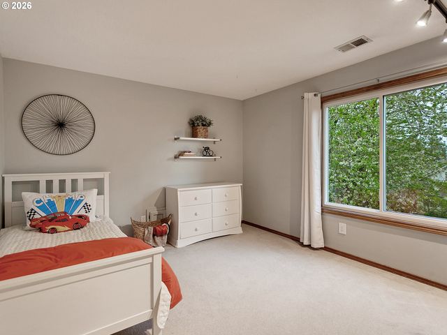 6106 CHURCHILL DOWNS Dr, West Linn, OR 97068