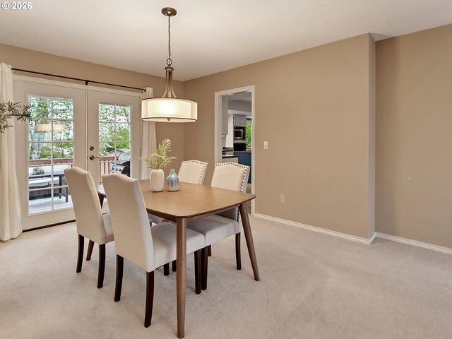 6106 CHURCHILL DOWNS Dr, West Linn, OR 97068