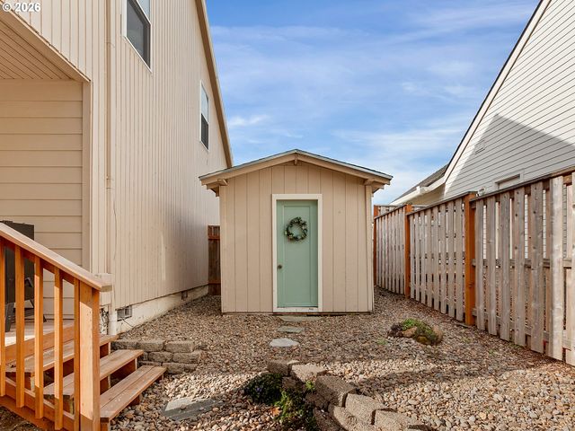 6106 CHURCHILL DOWNS Dr, West Linn, OR 97068