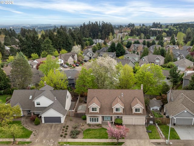 6106 CHURCHILL DOWNS Dr, West Linn, OR 97068